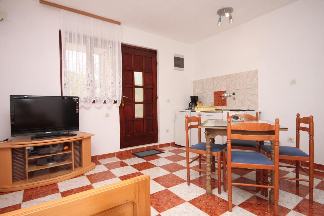 Apartments With A Parking Space Starigrad, Paklenica - 6618 Exterior foto
