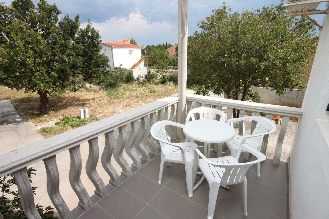 Apartments With A Parking Space Starigrad, Paklenica - 6618 Exterior foto